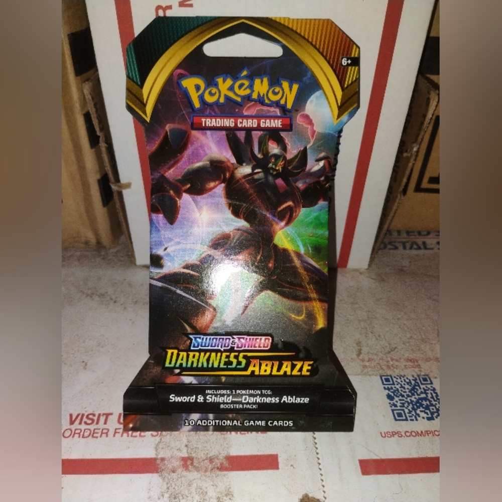 Pokemon TCG Sword And Shield Darkness Ablaze Booster Pack